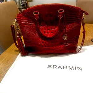 Duxbury Satchel Lava